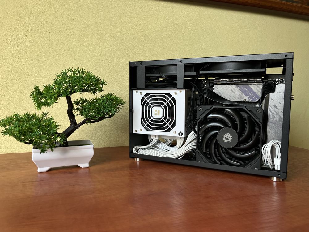 SFF 9L | Ryzen 7700 | RTX 5070 | 32GB DDR5 | 1TB NVME