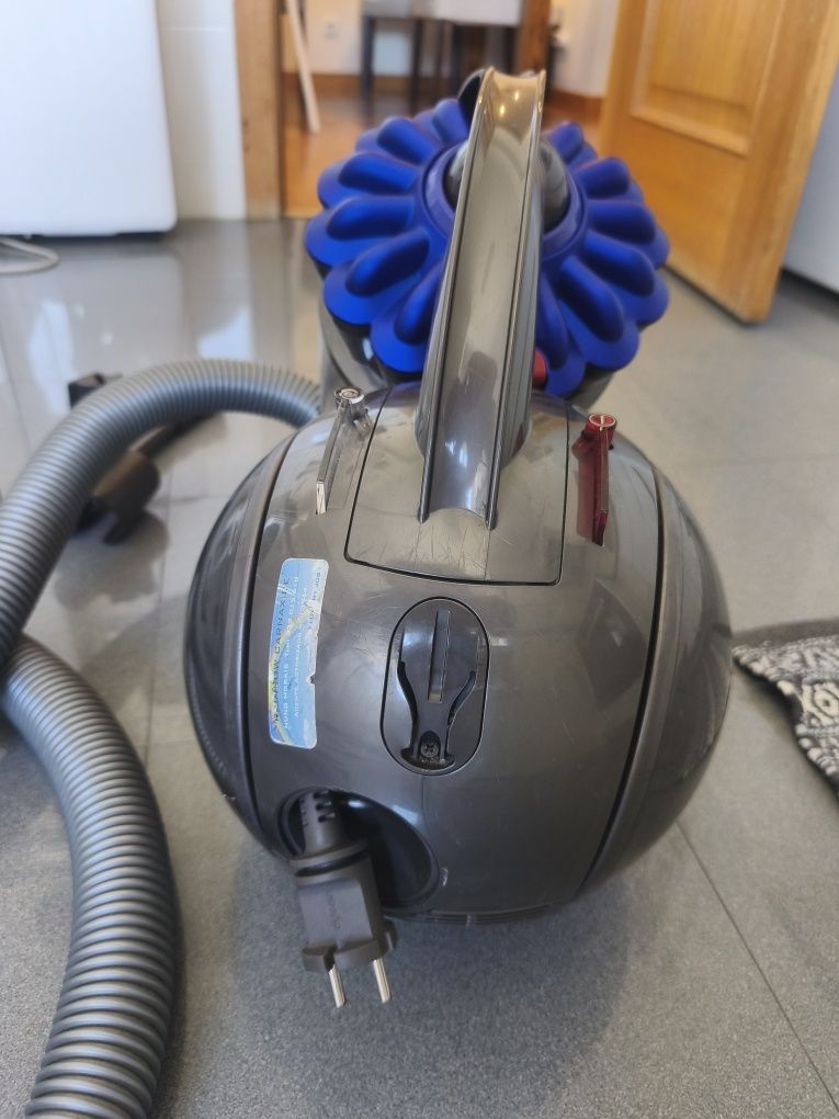 Dyson DC37 Advanced  Allergy