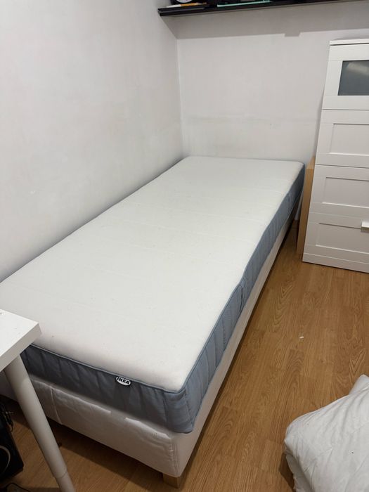Cama solteiro tipo box!
