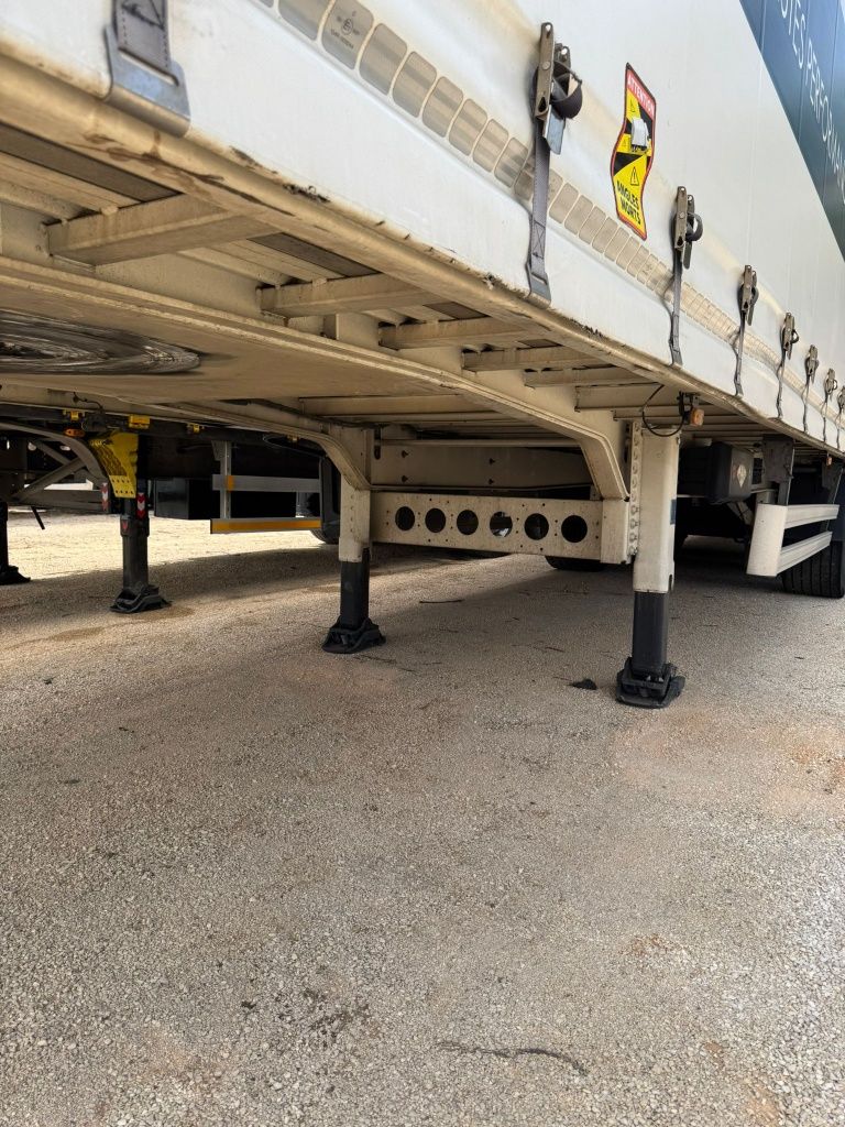 Semi-reboque Lecitrailer com plataforma
