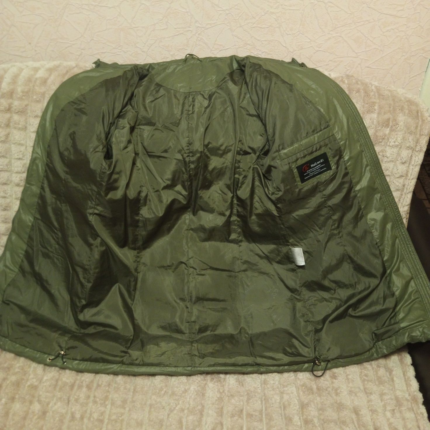 Пуховик,  р-р 48.  Жилетка рр46. Торг.