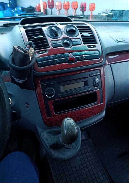 Mercedes- Benz V