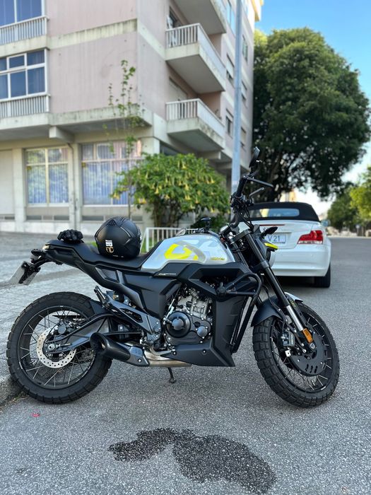 Zontes 125 GK — 2023 • 7.100 km • Impecável • Estilo Scrambler