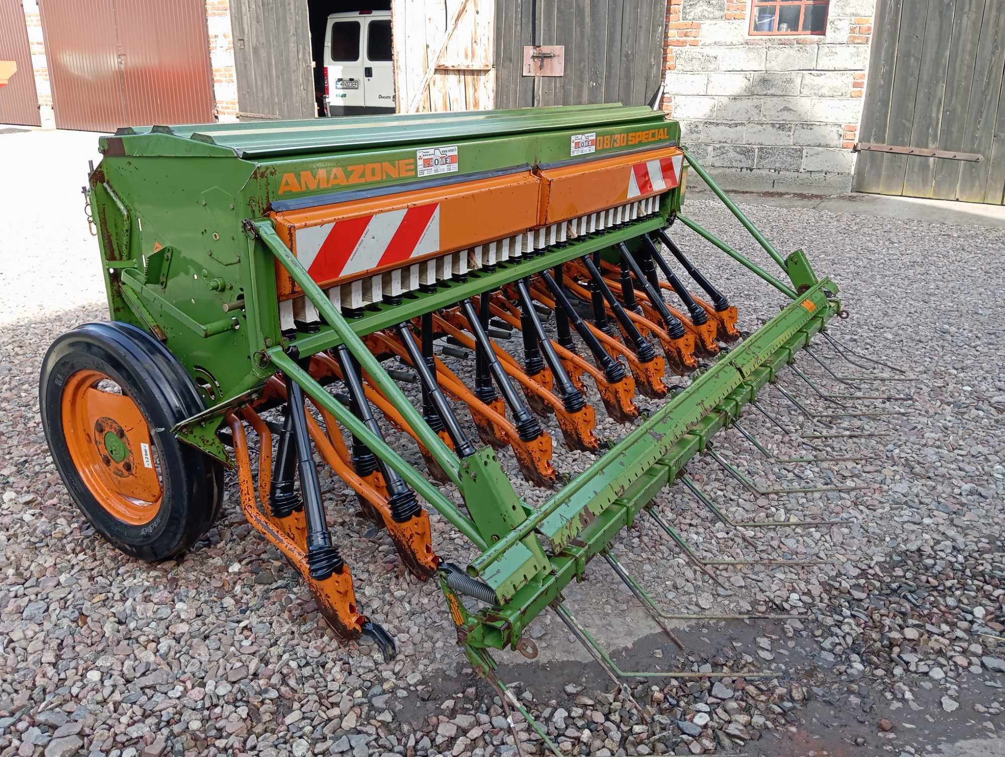 Siewnik zbożowy Amazone D8 special typ 3m