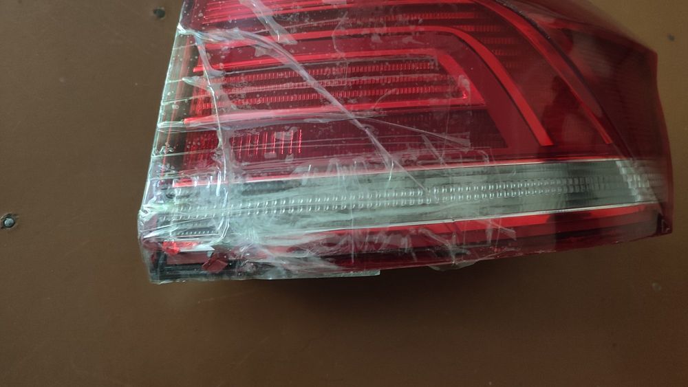 Ліхтар задній правий в крило зовнішній для passat b8 універсал Європа