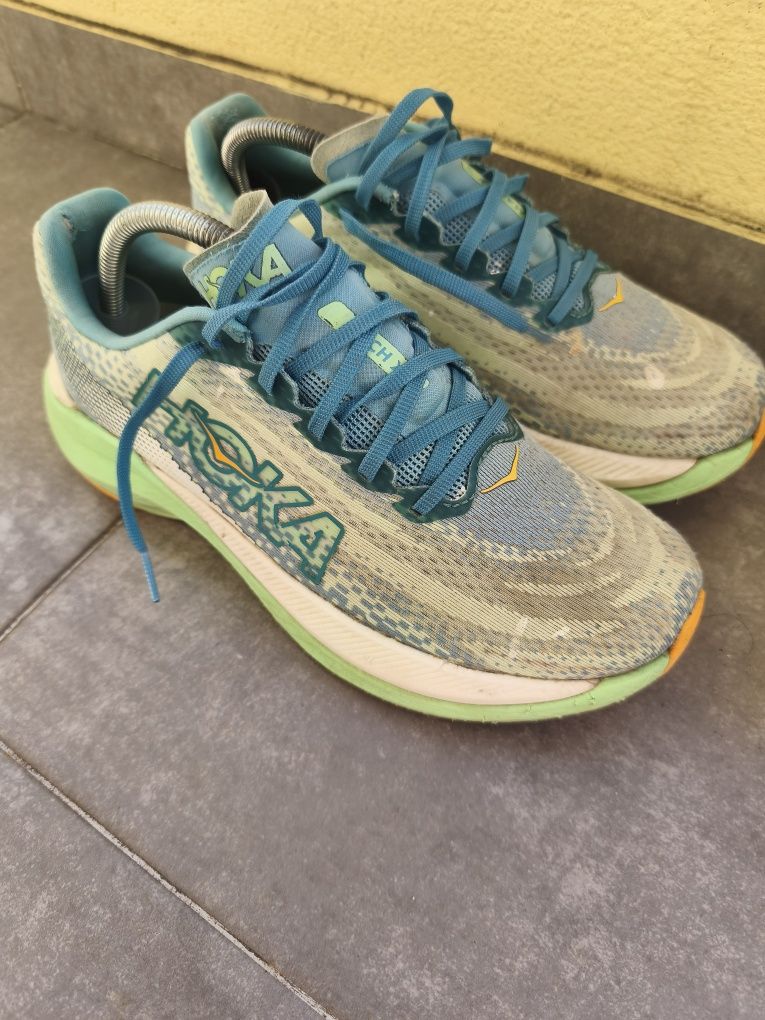 Hoka tennis trail