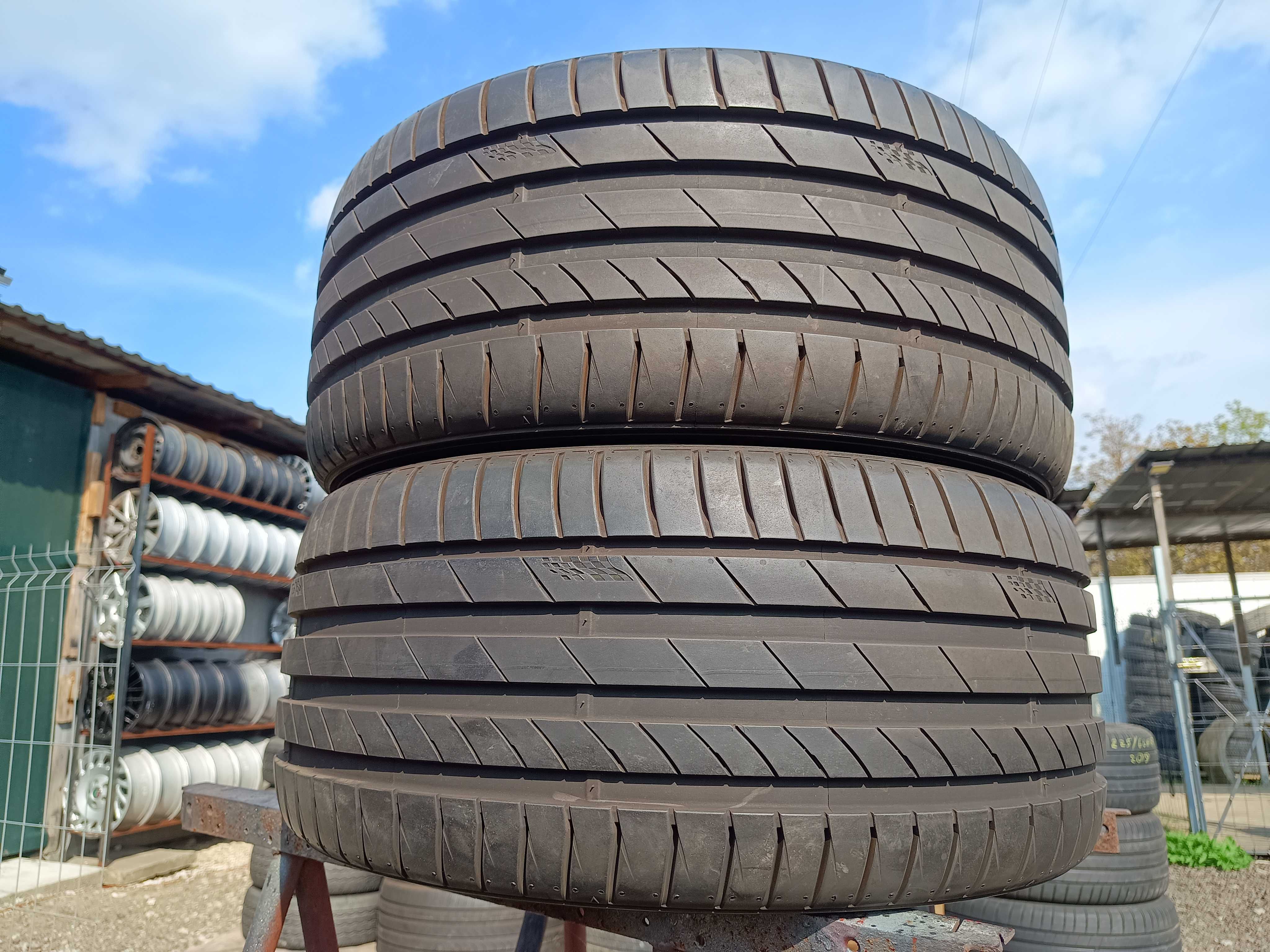 Opony letnie Kumho 255/35R18 z 2020r