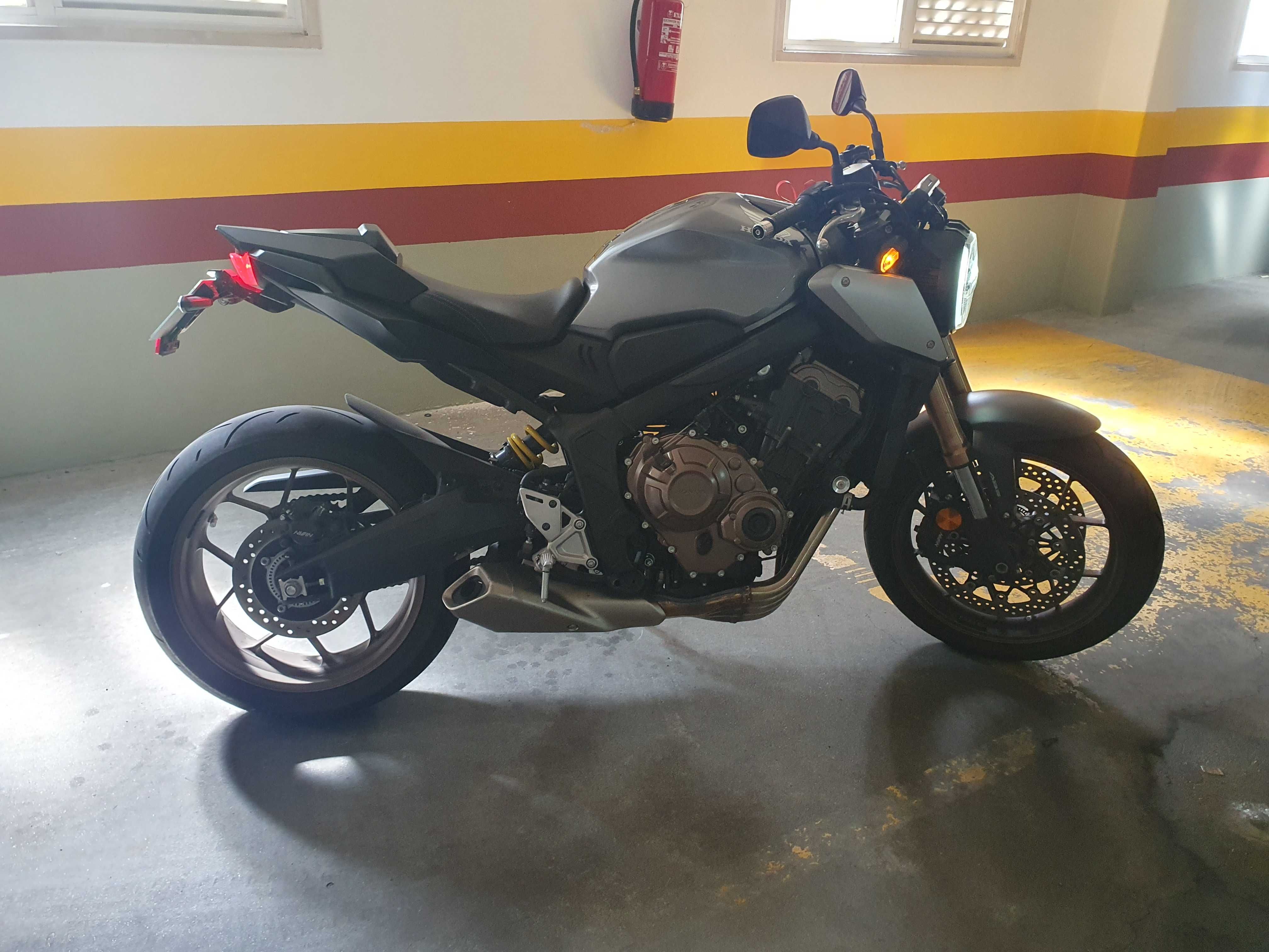 Honda CB650R - 2023, 4634 kms, 70kw