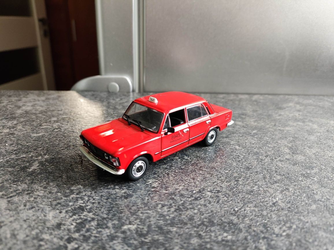 Fiat 125p TAXI.  1:43 legendy PRL-U