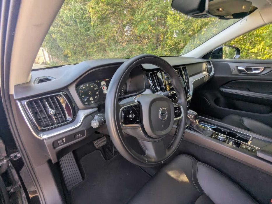 Volvo V60 Cross Country T5      2020