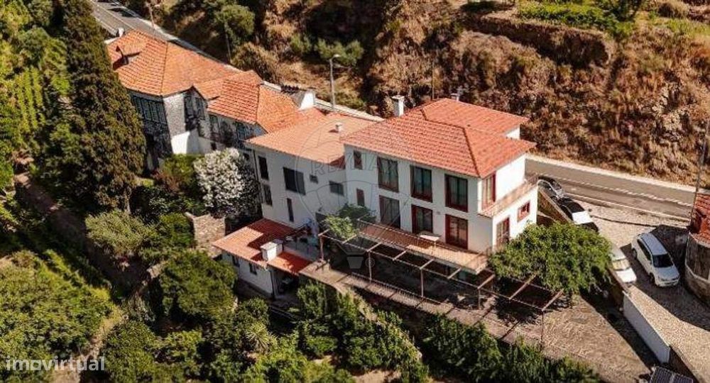 Moradia T4 para venda