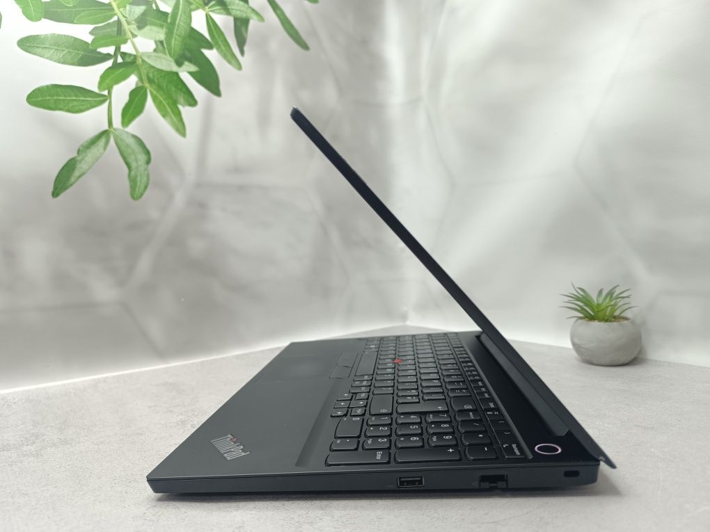 Ноутбук Lenovo ThinkPad E15/i5-10210U/8/256/15.6"/Full HD IPS