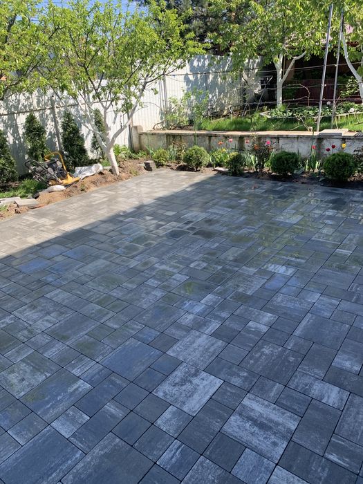 Укладка та продаж тротуарної плитки Київ та область