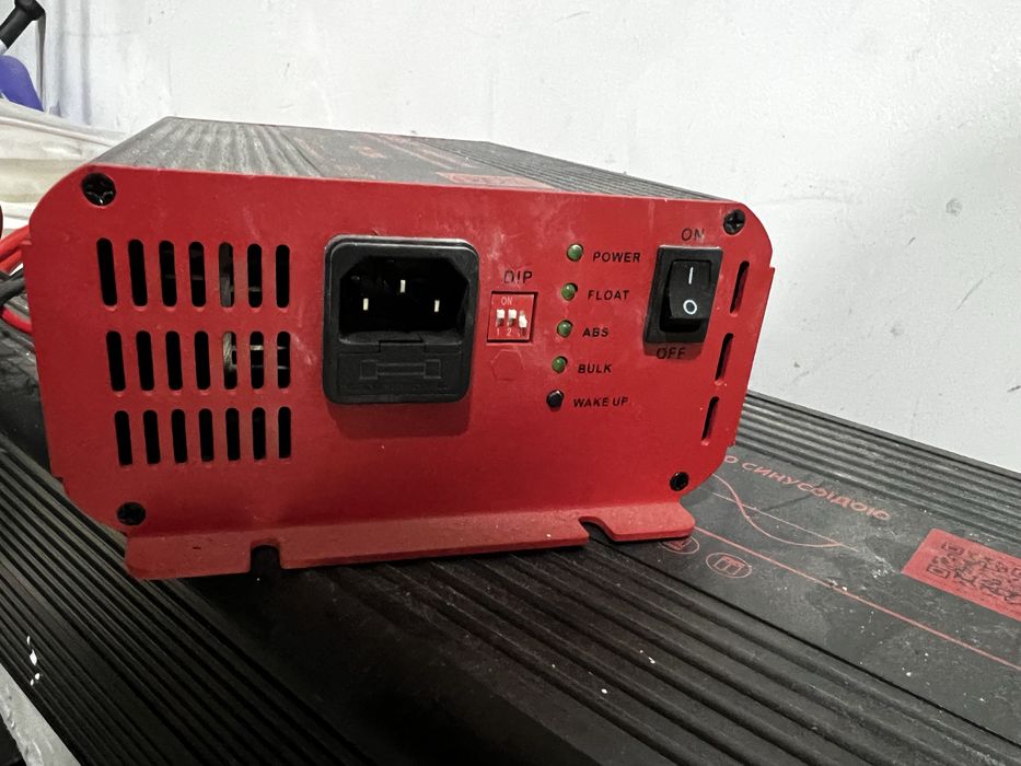 Зарядний пристрій Enex 12 B 20 A