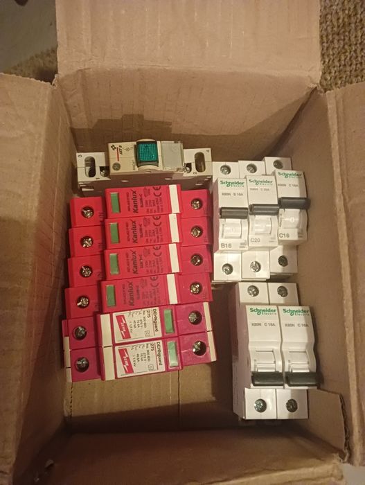 Bezpieczniki Wyłączniki nadpradowe itp automaty trójfazowe