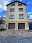 Продається будинок в центрі Івано-Франківська