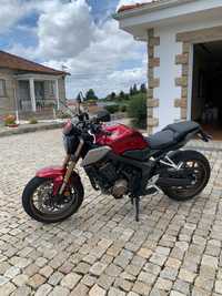 Moto Honda CB650r de 2021