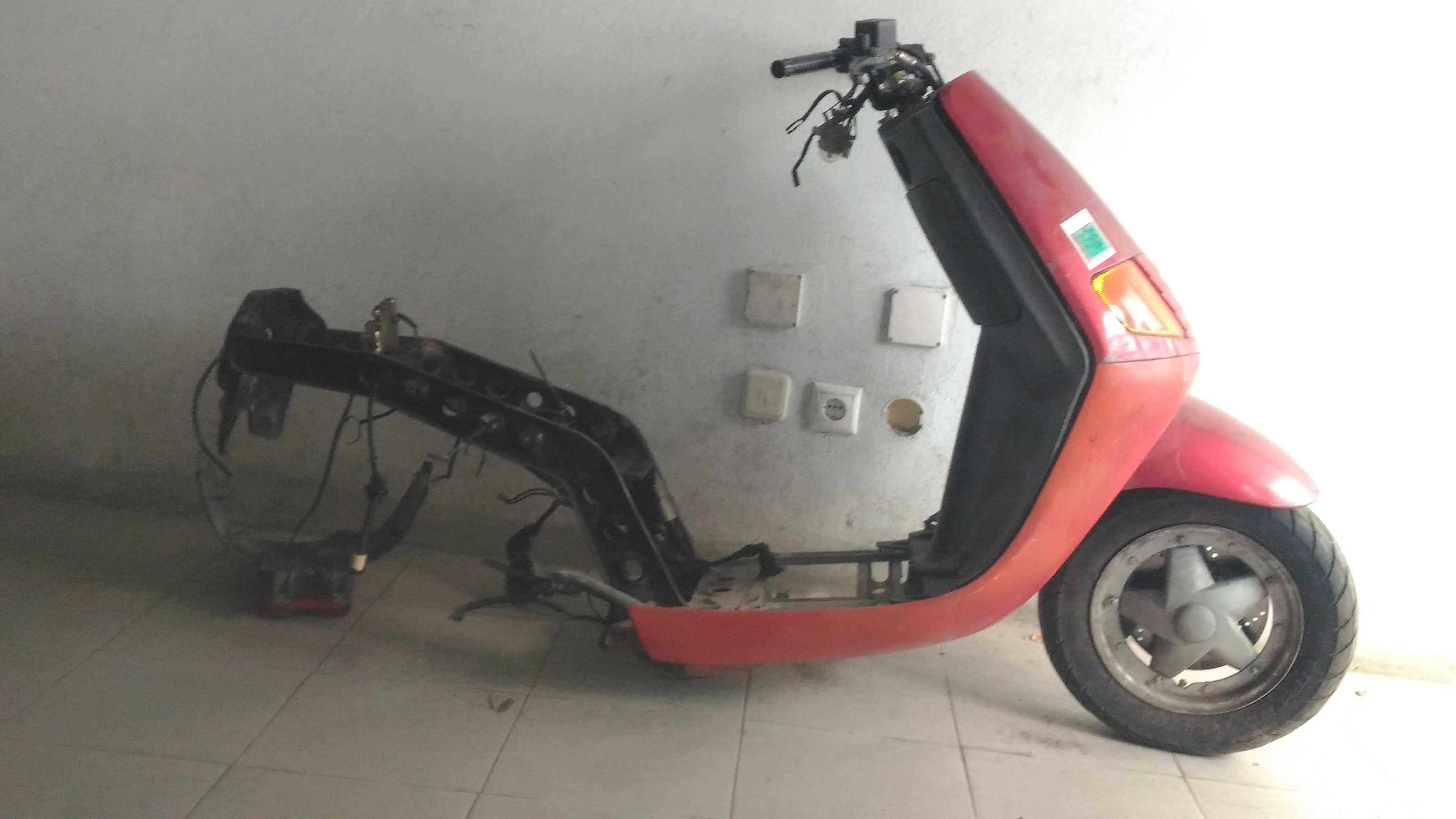 Piaggio Quartz Vermelha
