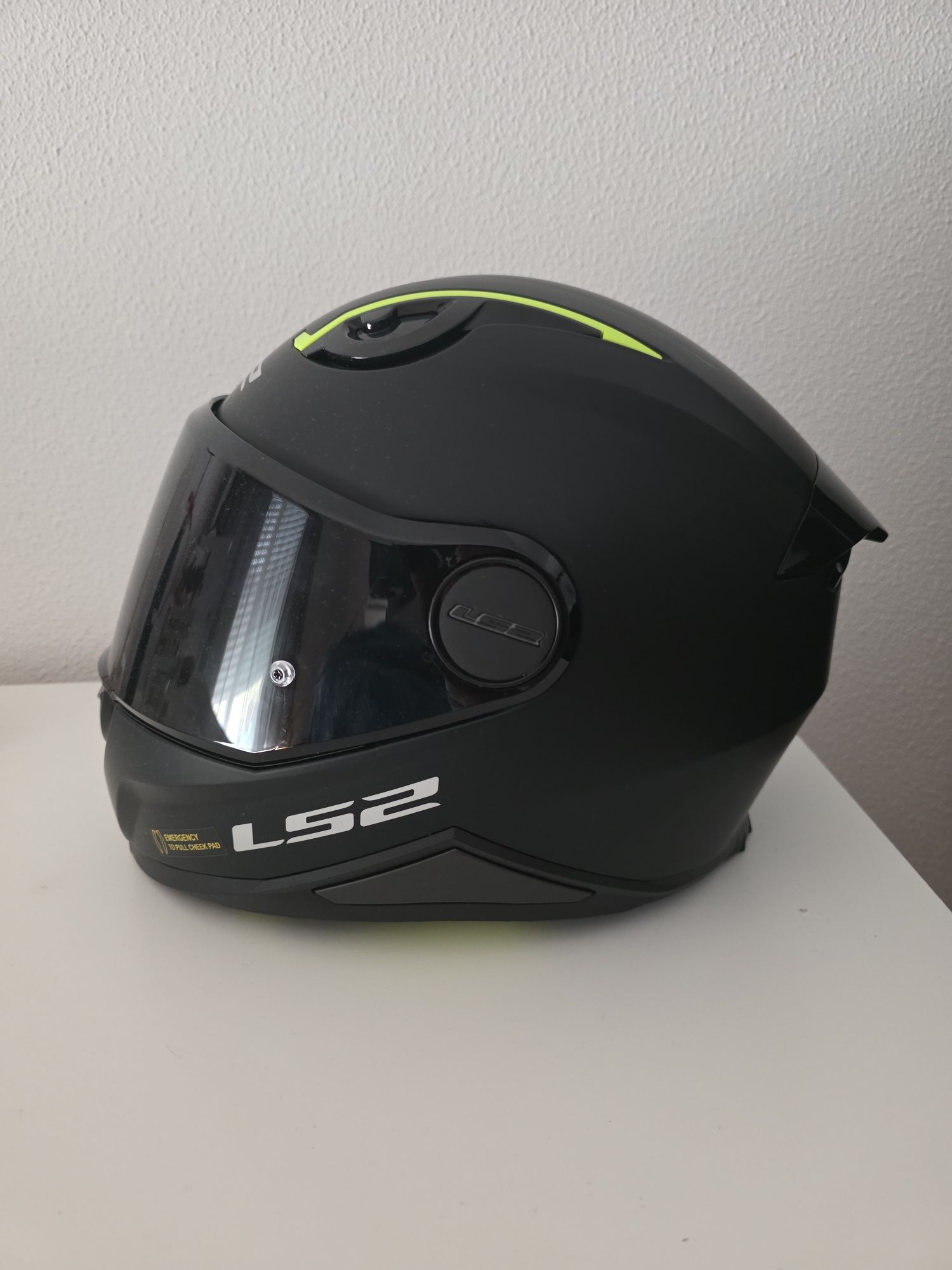Capacete LS2 FF812 Kid Matt Black
FF812 Kid Matt Black