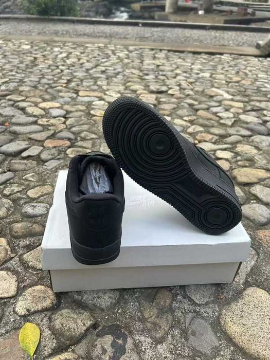 Buty Trampk Nike Air Force 1 Low '07 Black R.39