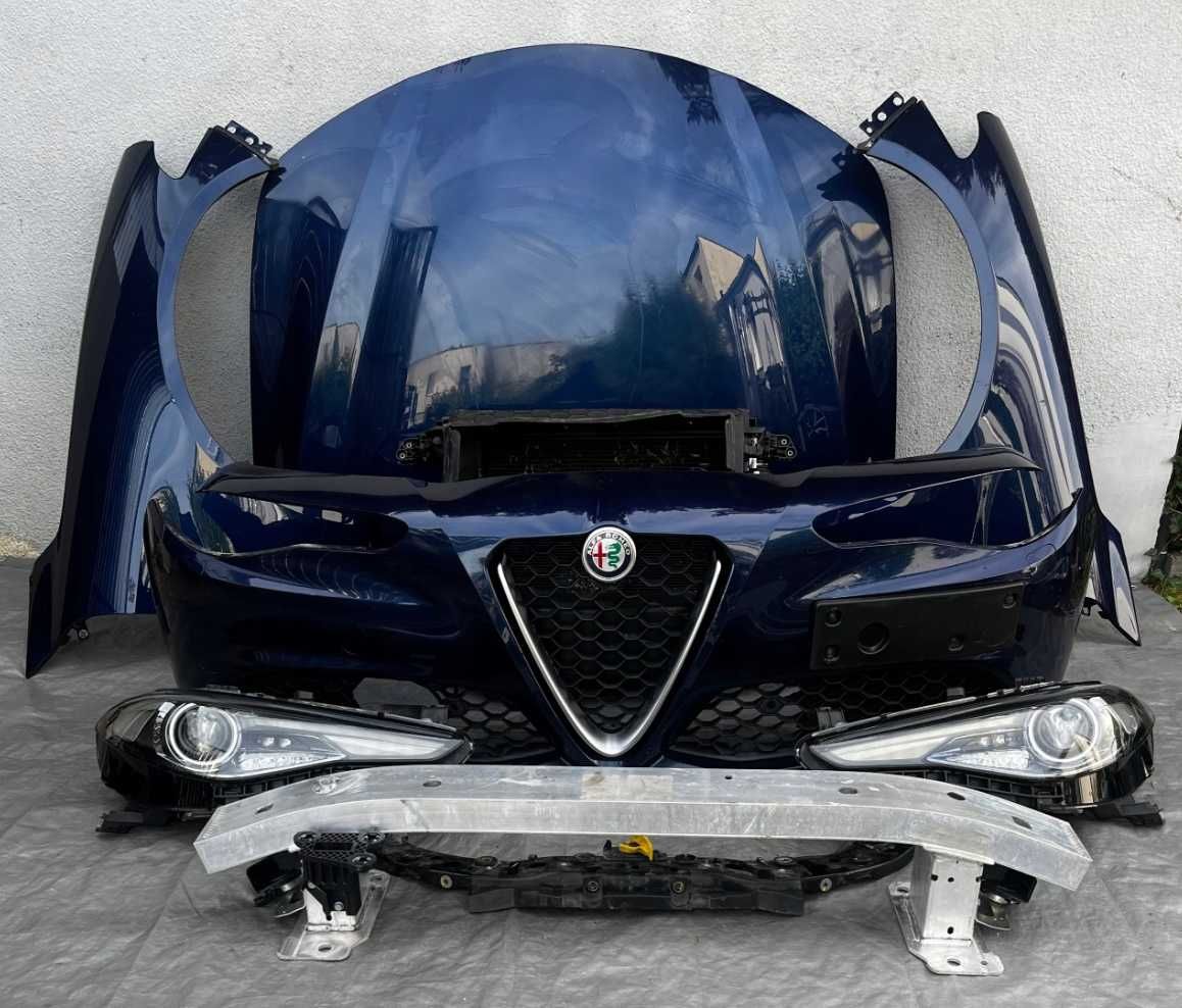 Alfa Romeo Giulia Бампер передний комплектный б/у оригинал.