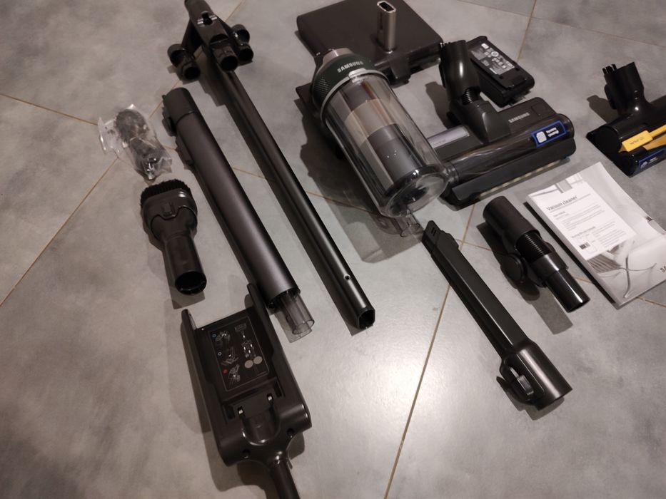 Odkurzacz bezprzewodowy Samsung Jet 95 Pet VS20C9542TN/GE,pionowy.