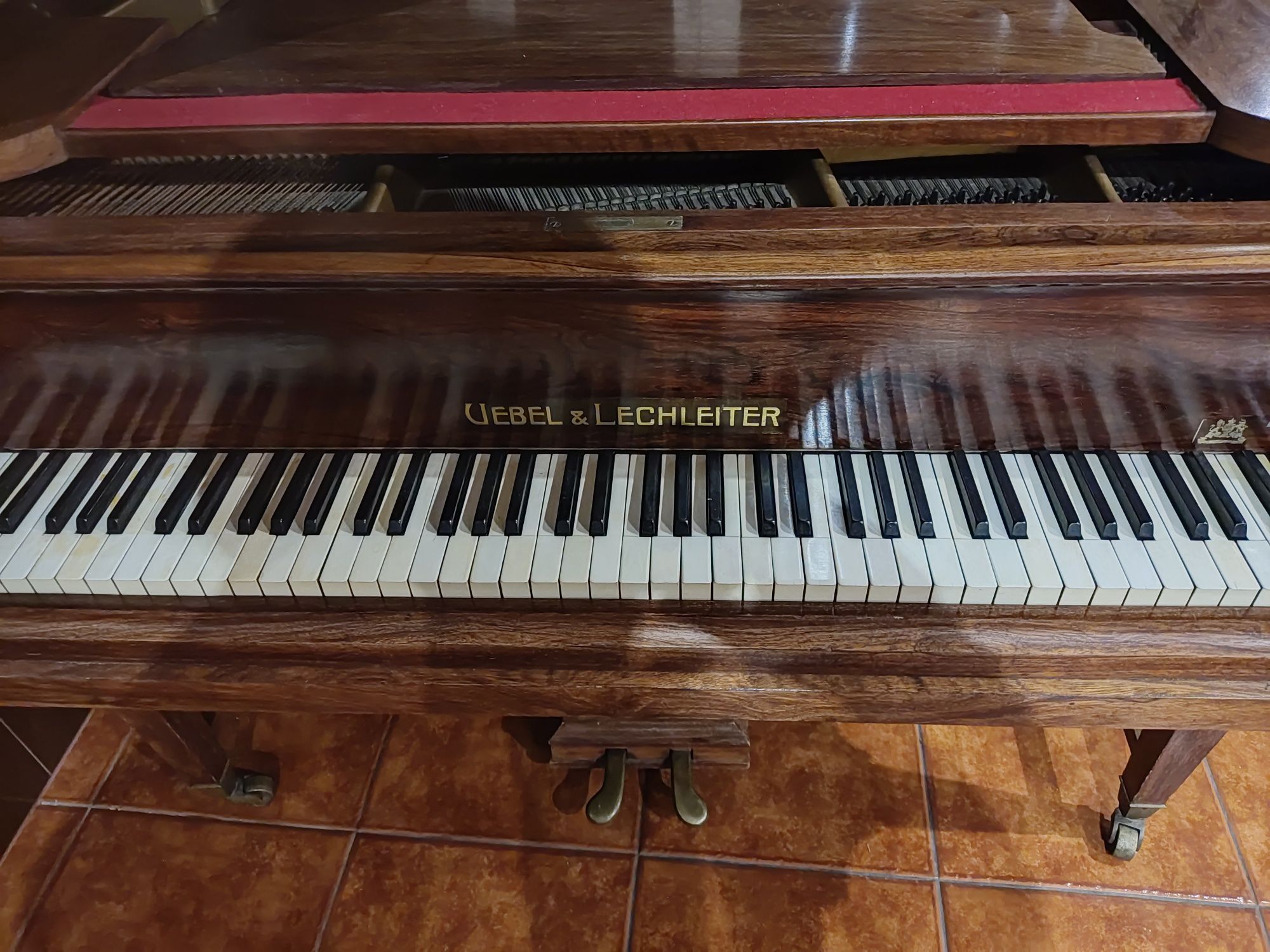 Piano em muito bom estado
