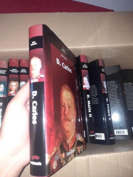 Coleção Reis de Portugal completa [sem uso].Círculo dos Leitores.