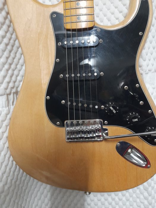Guitarra fender stratocaster squier