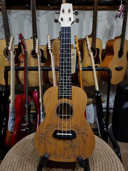 Laila UFG-2311-A Palms ukulele koncertowe +pokrowiec