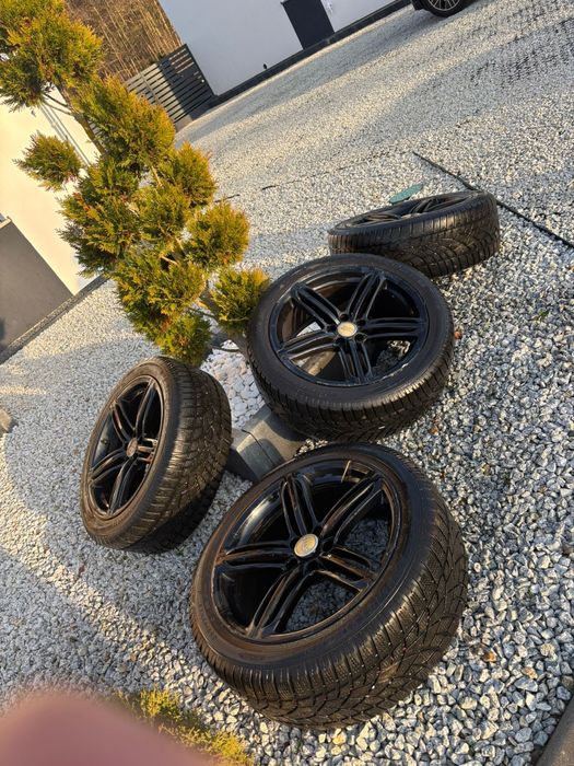 Koła zimowe 20 " 255/45/ R20 Audi Q5 Porche Macan opony Dunlop ok 4 mm