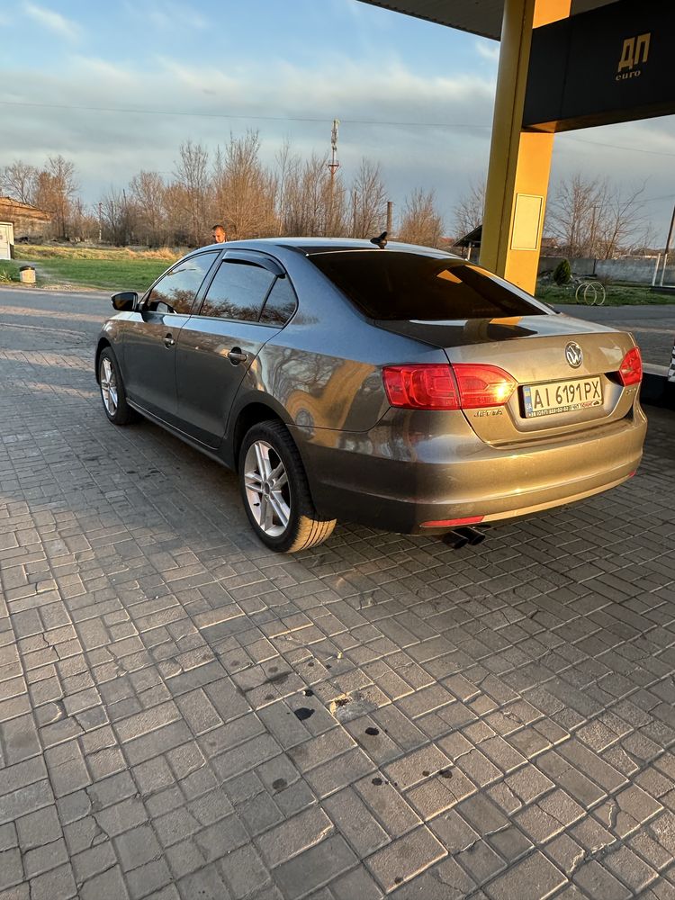 Volkswagen Jetta 2,5, максимальна комплектація