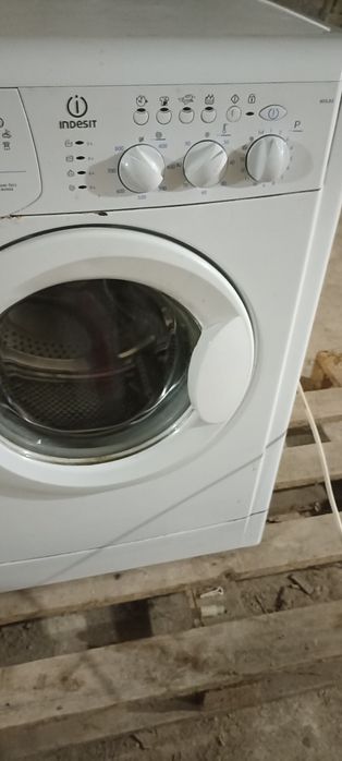 Indesit пральна машина