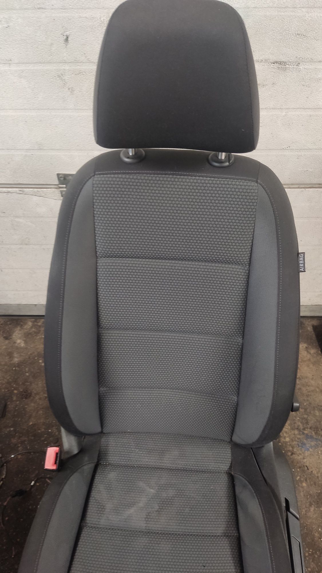 Fotel lewy przód kierowcy volkswagen golf VI