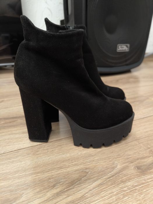 Ботильйони замшеві