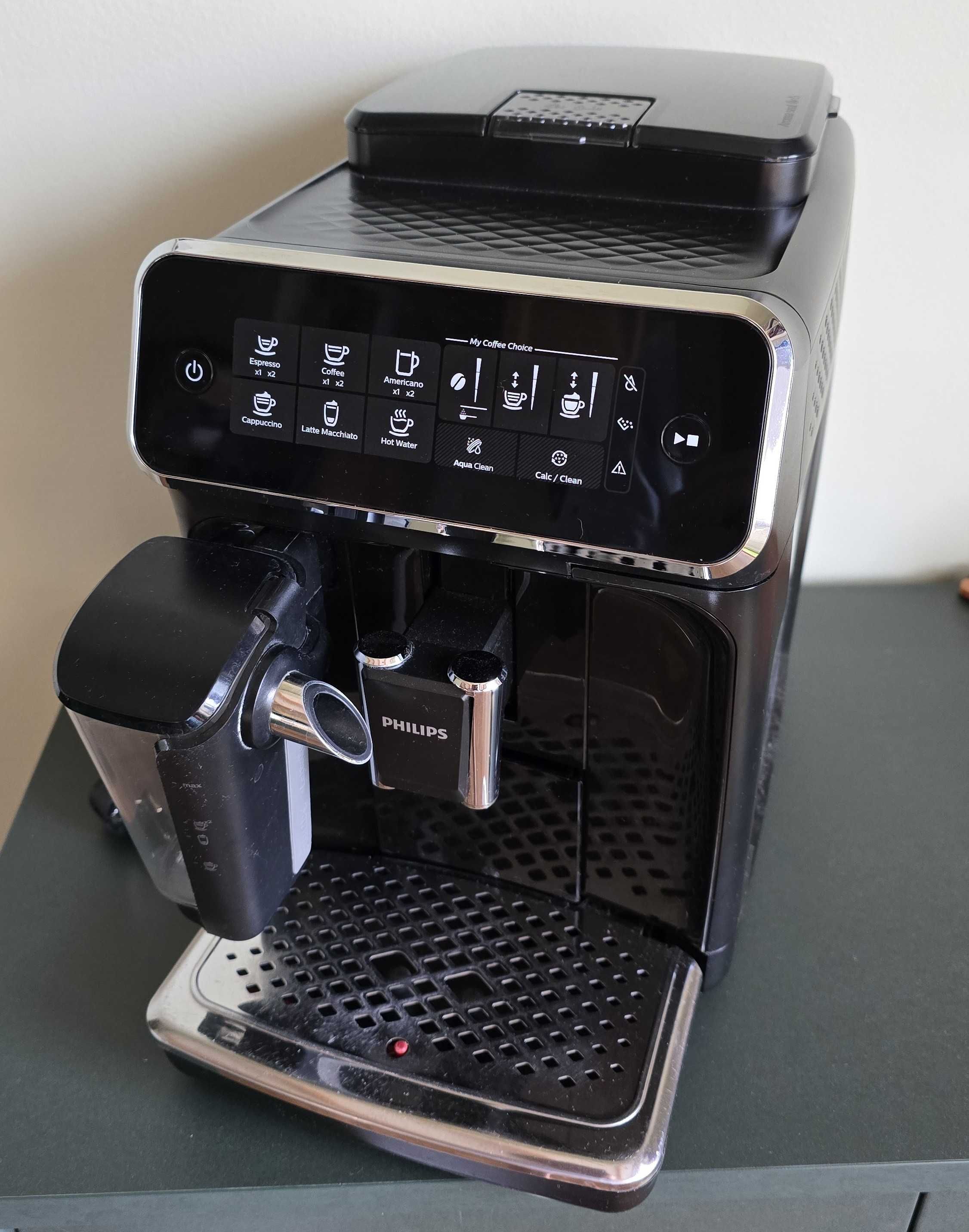 Ekspres ciśnieniowy Philips LatteGo EP 3241