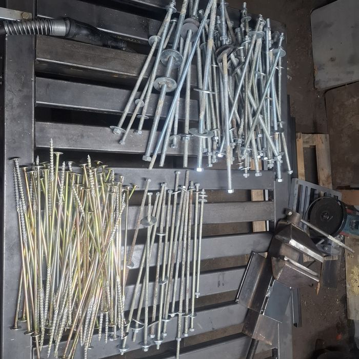 Wkręty ciesielskie i pręty gwintowane