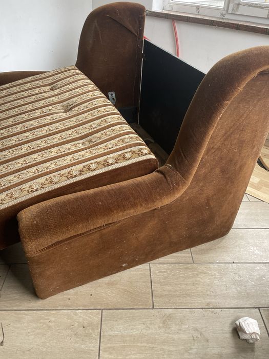 Диван - ліжко для спальні або вітальні