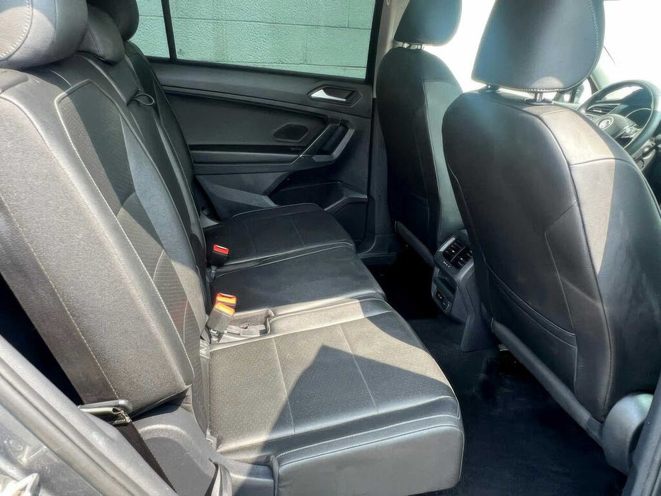 Volkswagen Tiguan SE R-Line      2020