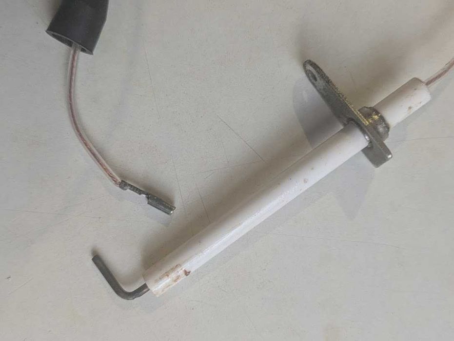 Электрод для газового котла, б/у, в рабочем состоянии