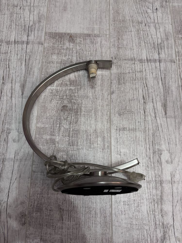 Lampa metalowa bez klosza stojaca