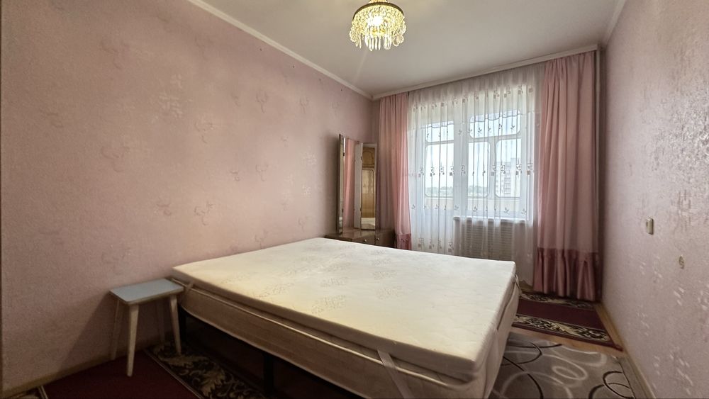 Продаж 3к поруч з центром міста . Міська лікарня