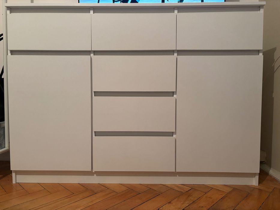 Sprzedam białą komodę