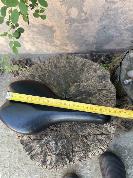 Сиденье велосипедное  в отличном состоянии