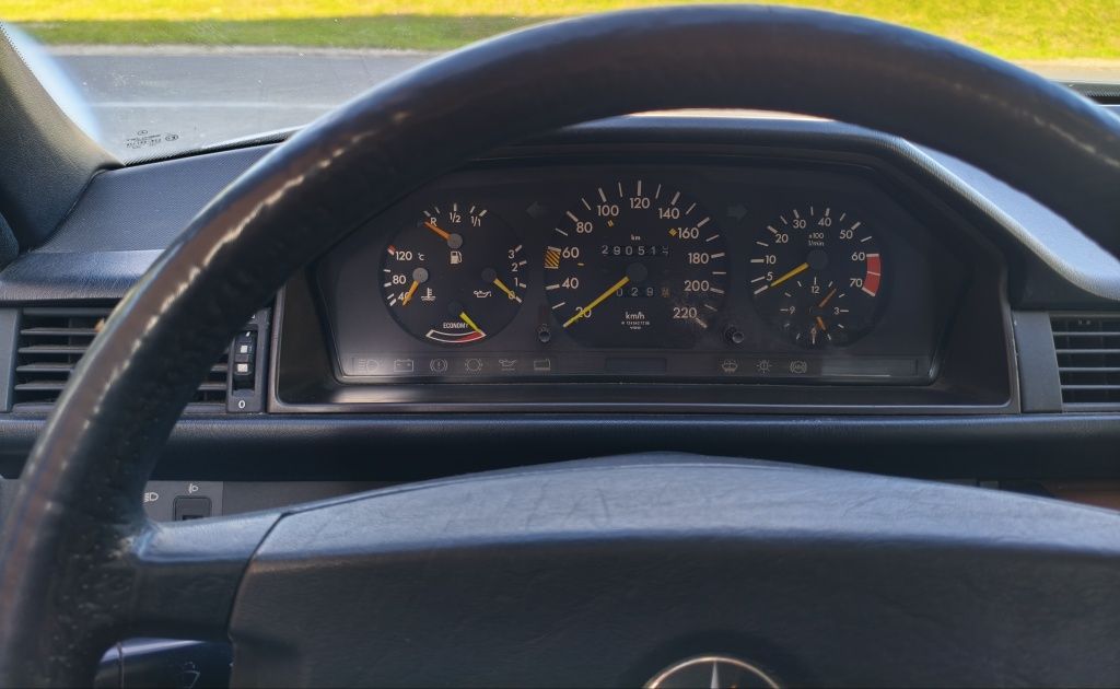 Mercedes W- 124 200E, 1989r