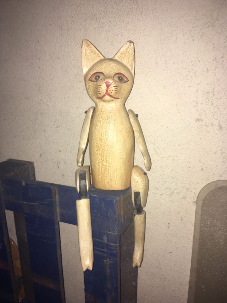 Gato de madeira articulado artesanal