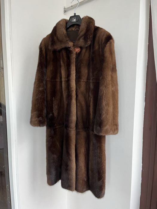 Шуба норкова довга (коричнева з рижинкою)
