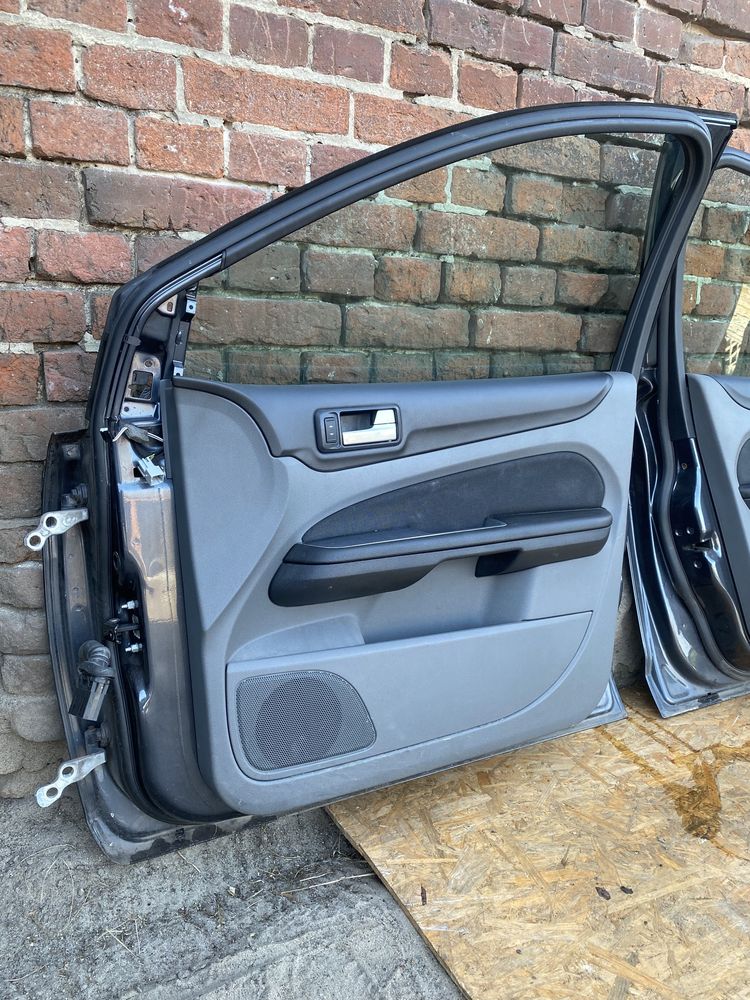 Sprzedam klapę bagaznika itp ford focus mk2 lift
