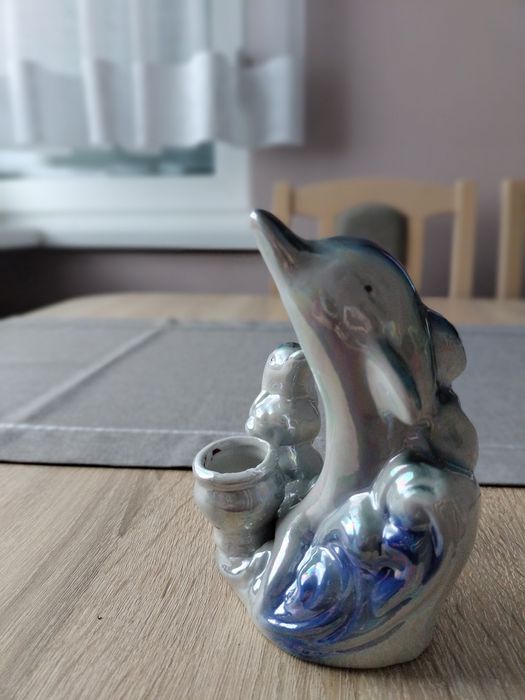 Świecznik z delfinkami
