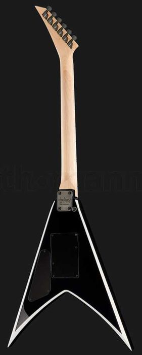 Нова електрогітара Jackson JS32 King V AH BK